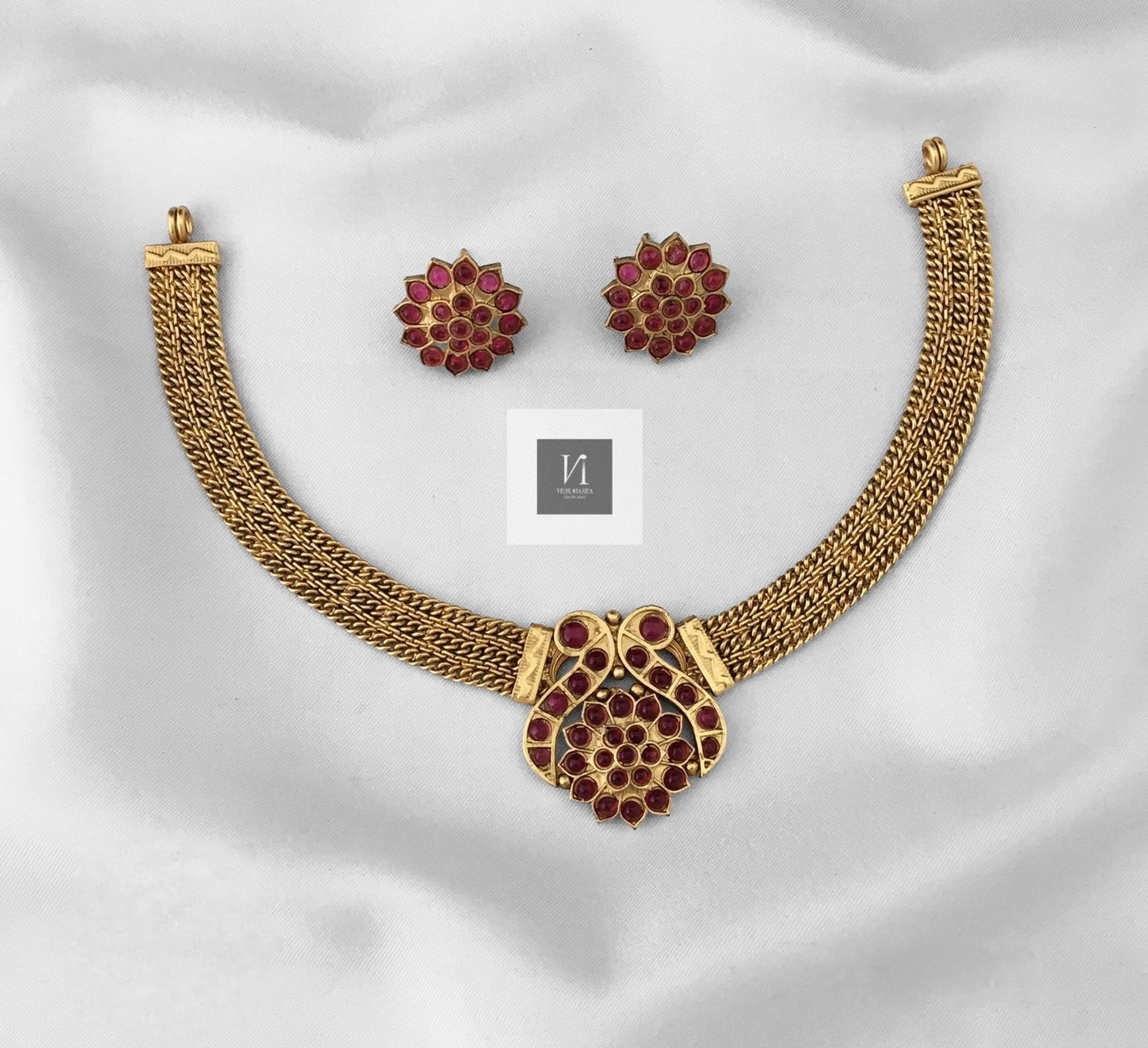 Traditional Choker Set