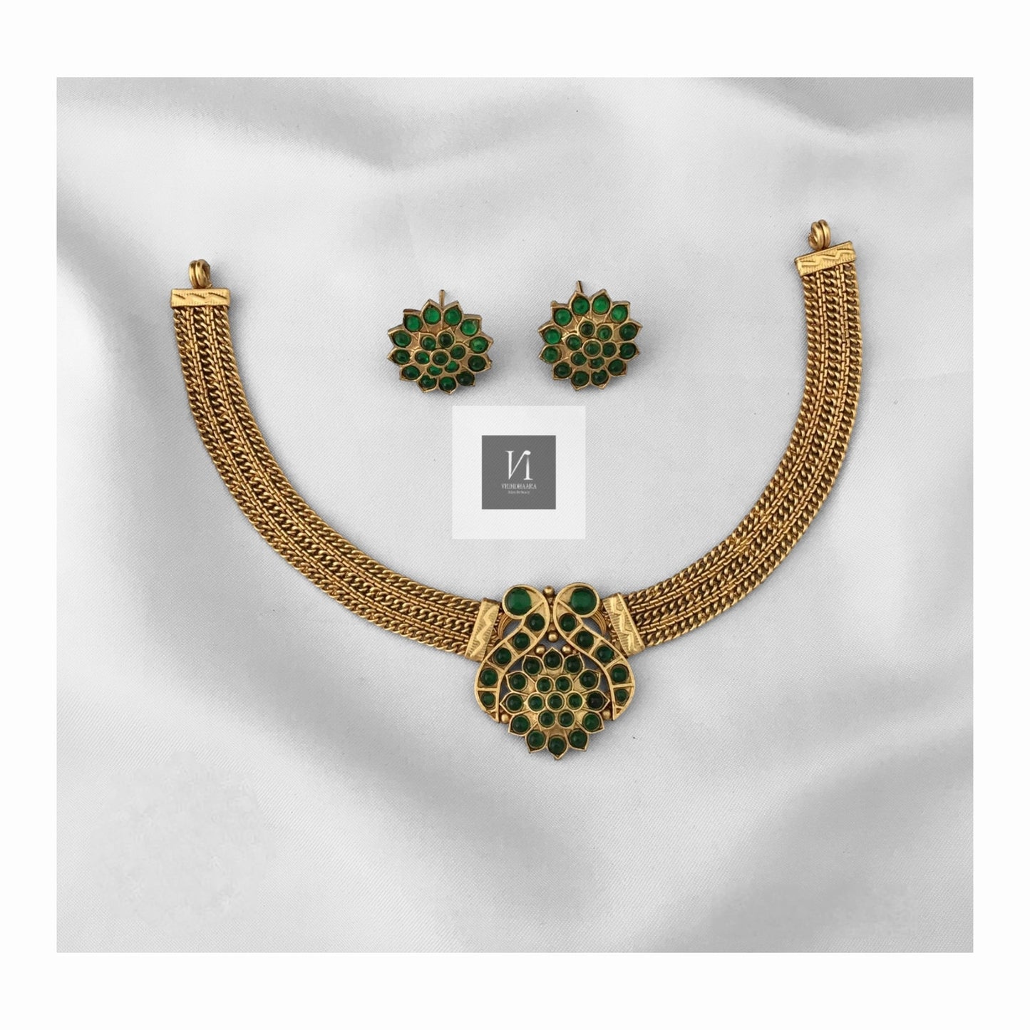 Traditional Choker Set