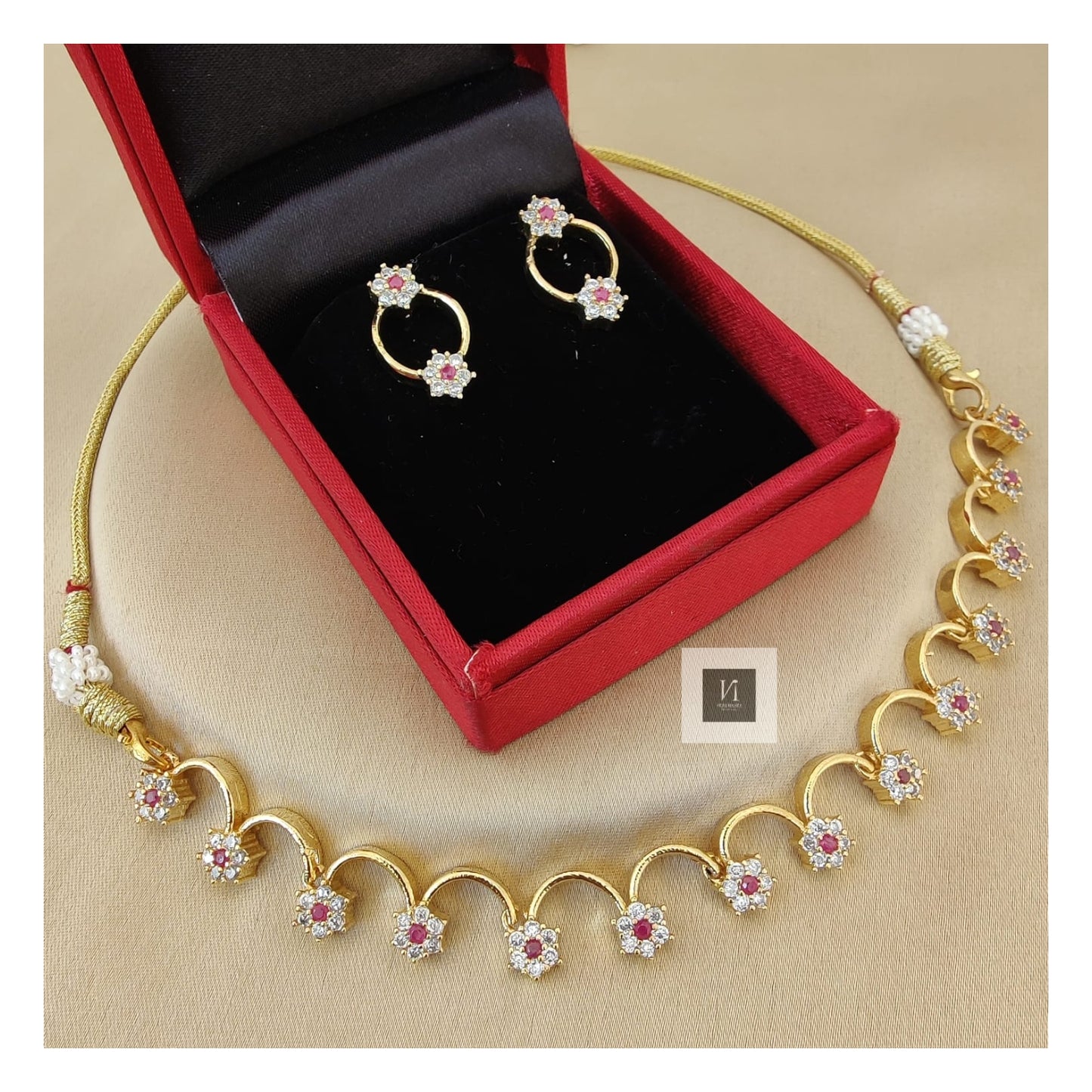 Minimal Stoned Necklace Set