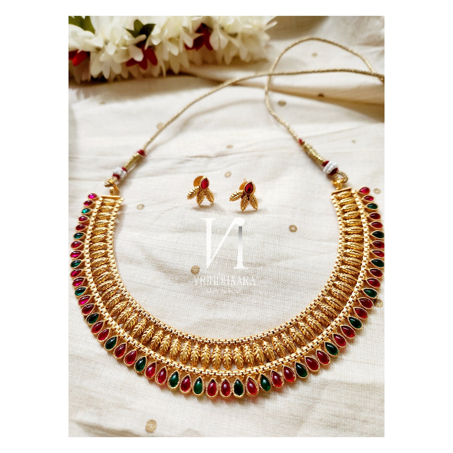 Leafy-Stoned Necklace Set