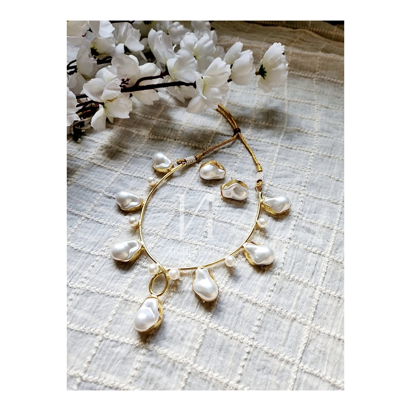 Baroque Pearl Necklace/Choker Set- White