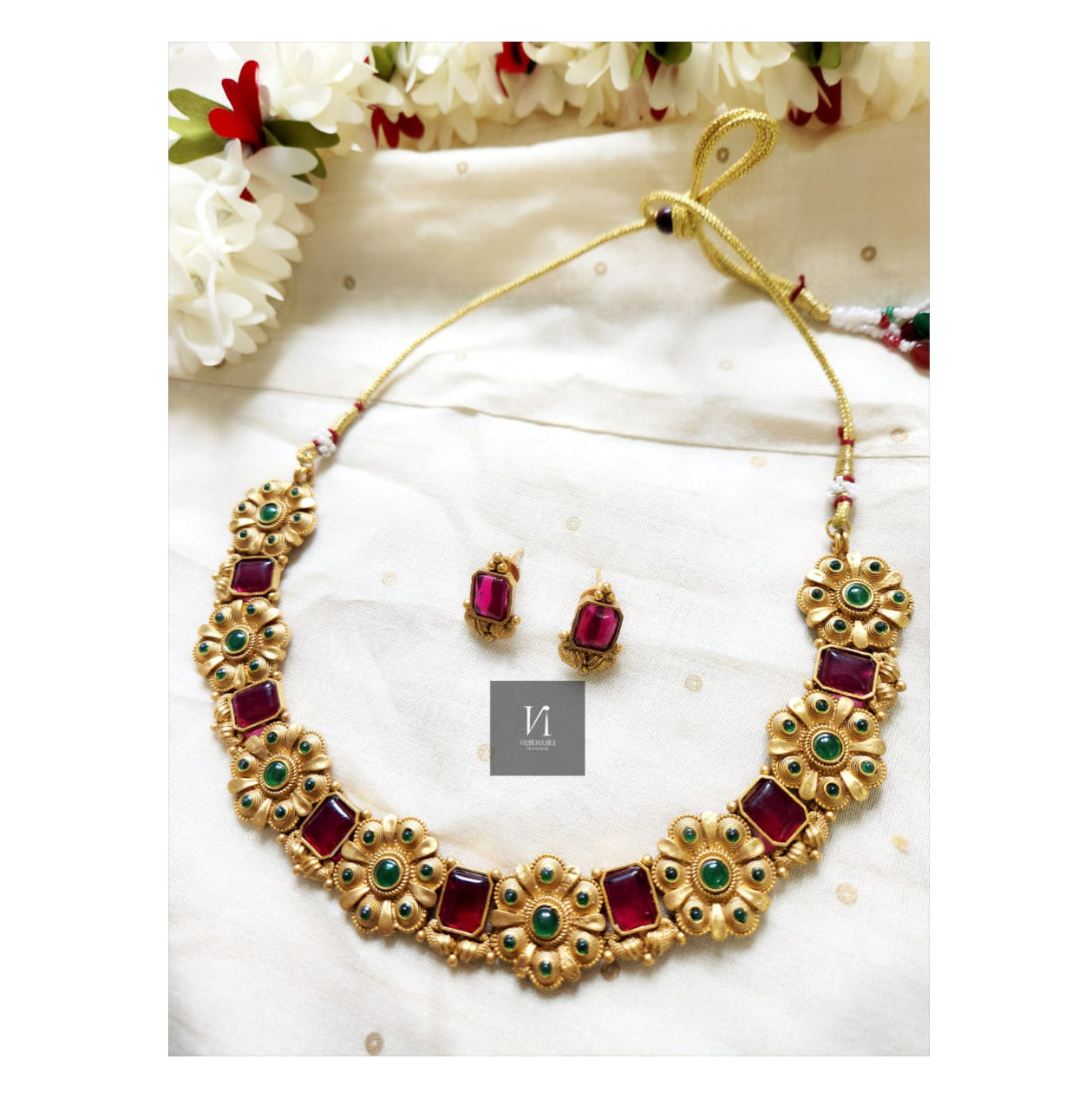 Floral Designed Necklace Set