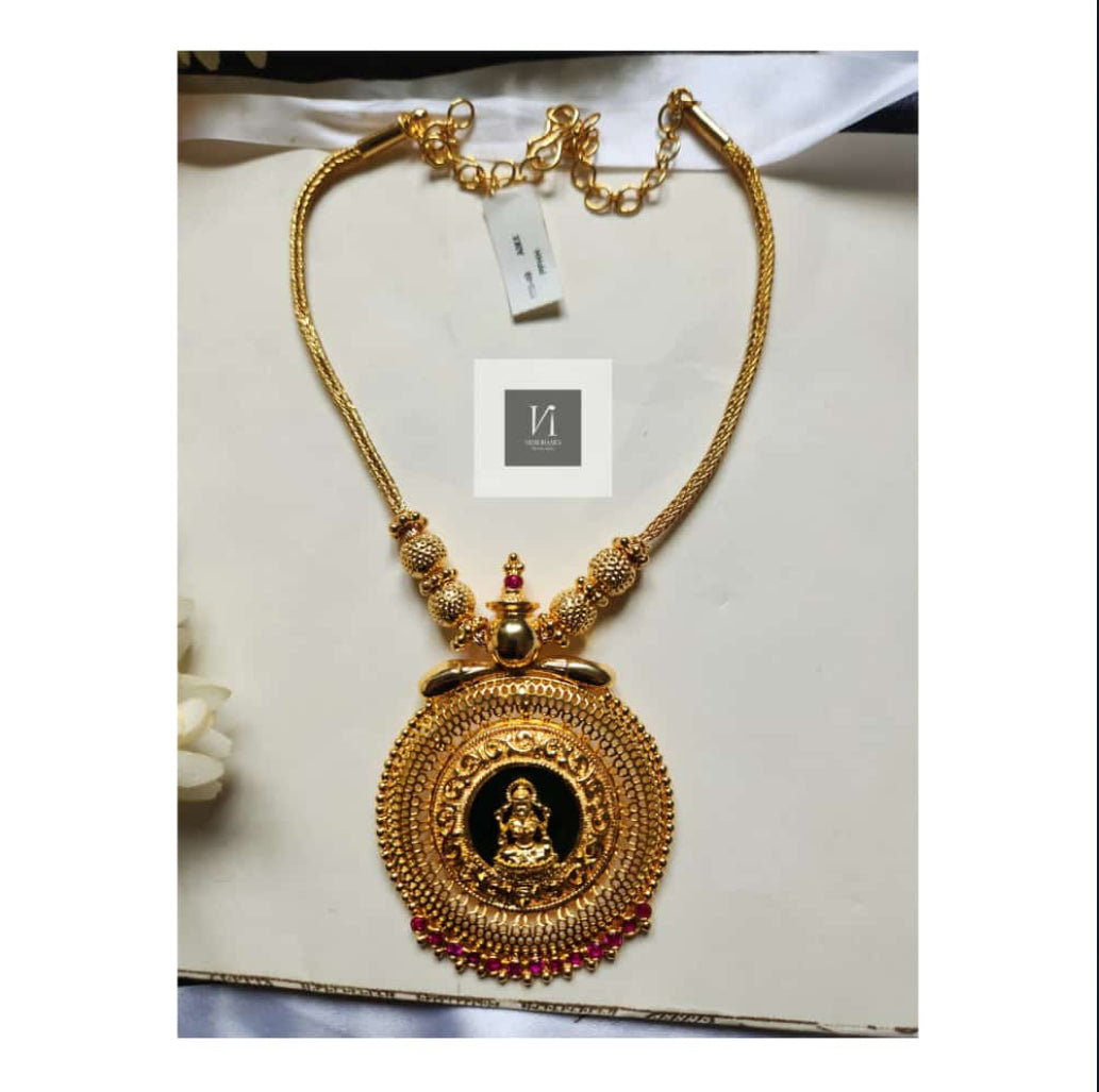 Pendant Chains_Golden