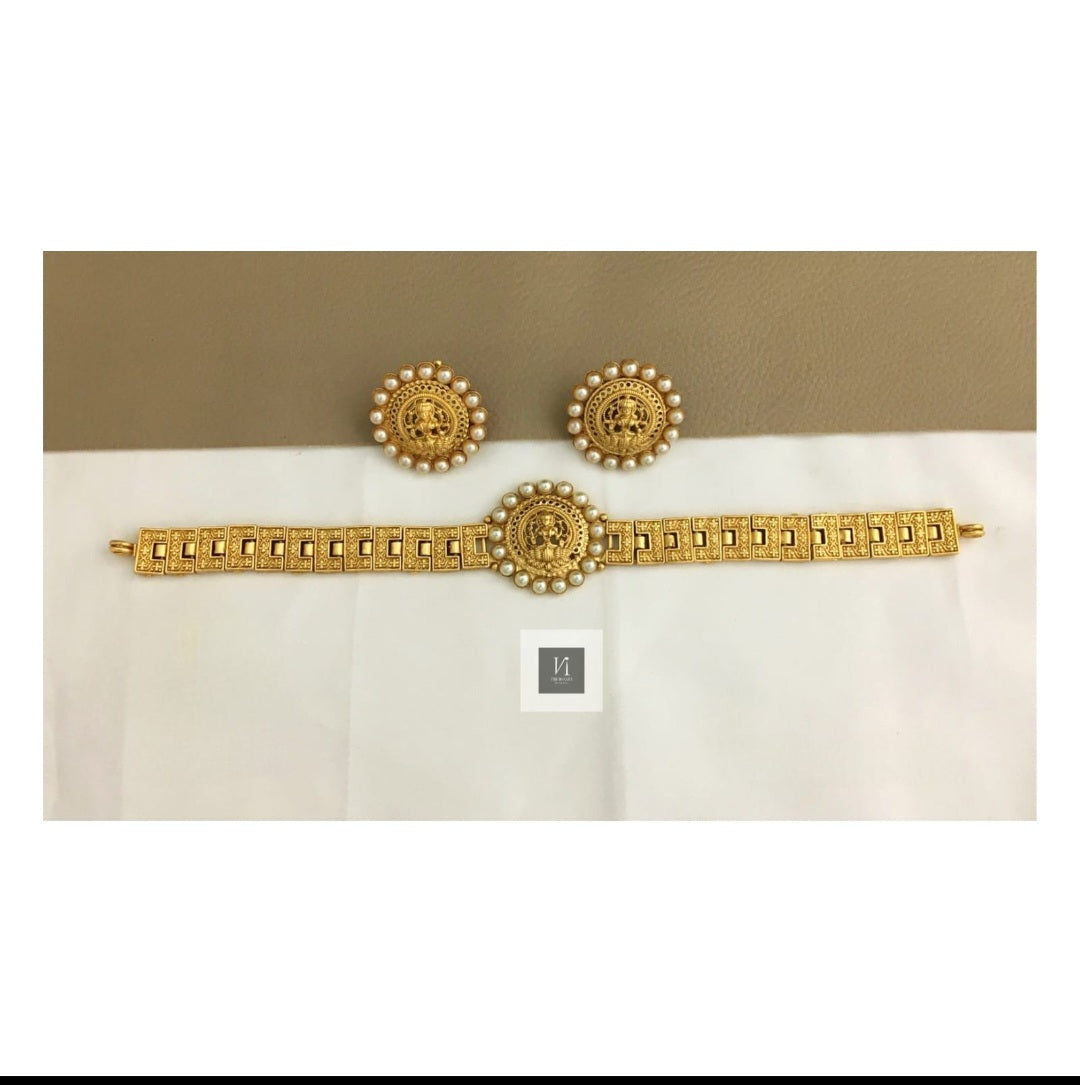 Single Line Dial Choker