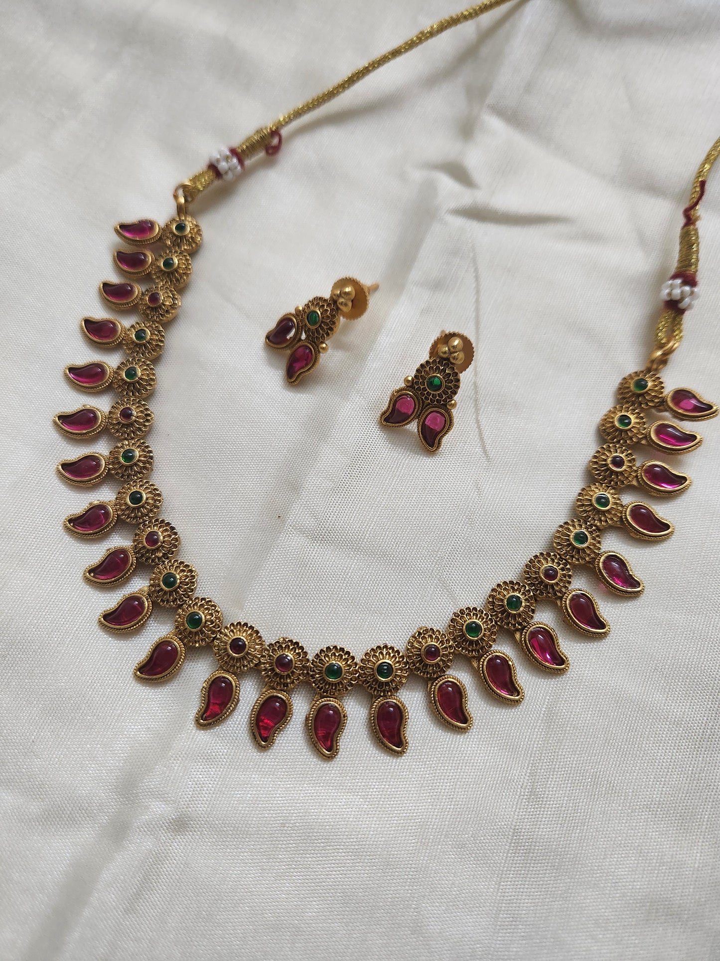 Antique Minimal Set