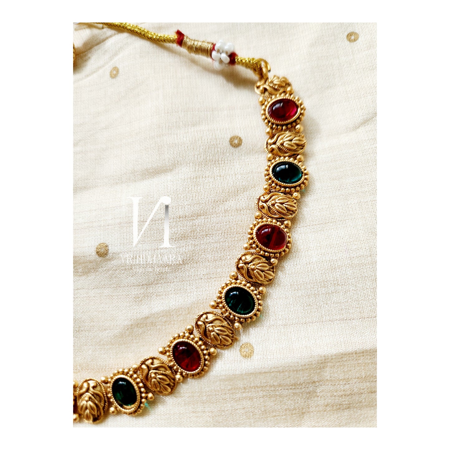 Minimal Necklace Set