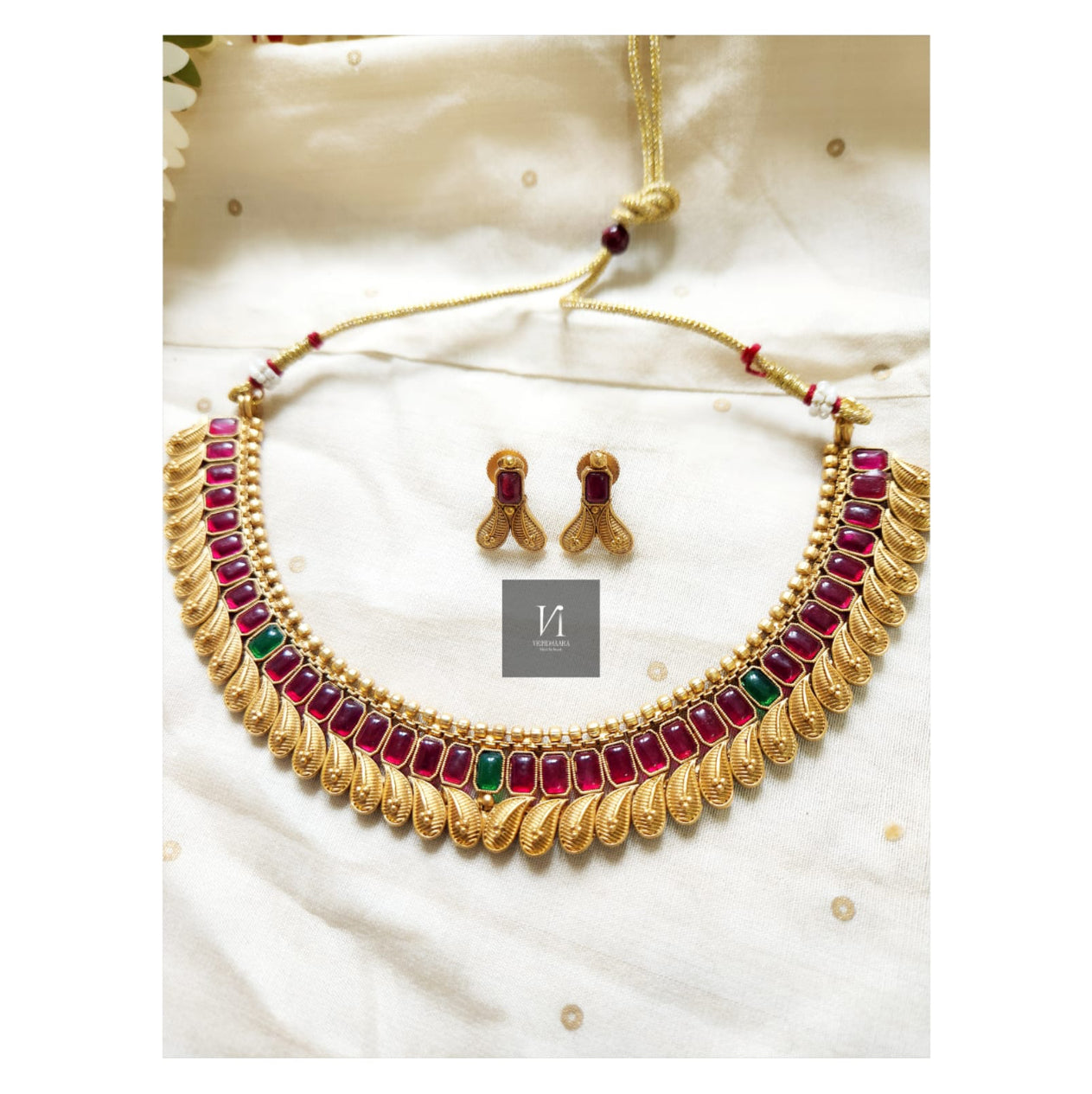 Leafy designed Necklace Set